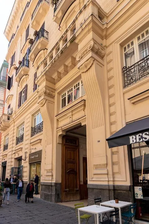 Rodino Rooms Napoli 0*,  İtalya